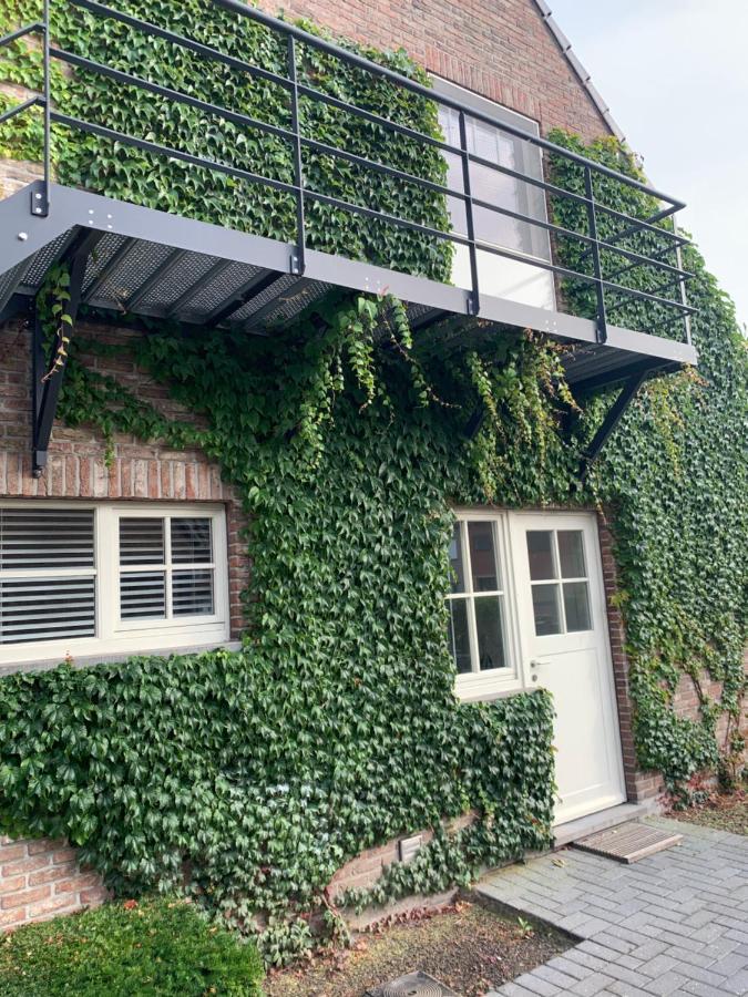 Bed and Breakfast De Moeraseik Zele Экстерьер фото